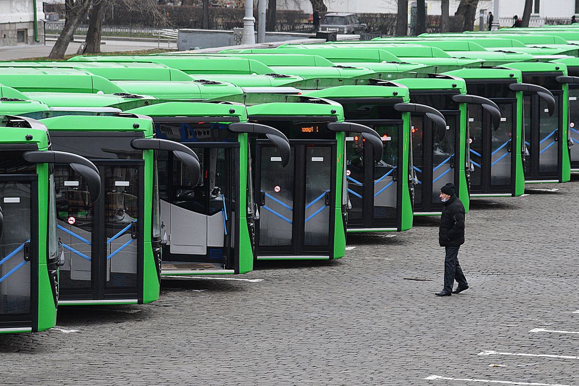 В Екатеринбурге в рейс скоро выйдут 57 новых газовых автобусов. Они будут  работать без кондукторов - «Уральский рабочий»